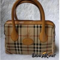 ราคา +- USE -+- Burberry London Original ของแท้ 100% ของแม่ค้าเองจ้า เป็นแบบถือ ทรงยังแข็ง น่ารักมาก (3217030647)