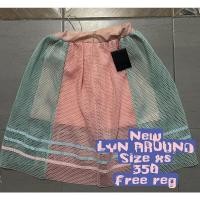 ราคา กระโปรง (( พร้อมส่ง )) (((LYN AROUND))) (10229279417)