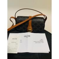 ราคา Celine tabout clutch on strap (21592090133)