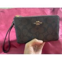 ราคา Coach (used like new) แท้ 100% 2ซิป size S (แค่วัดเทียบมือถือ ยังไม่เคยออกใช้งาน) (21584699916)