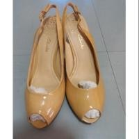 ราคา รองเท้า clarks รัดส้นสีเหลืองอ่อน ขนาด 37 (2442007561)