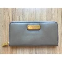 ราคา กระเป๋าตังค์หนังแท้ MARC BY MARC JACOB ของใหม่ (133002201)