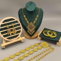 ราคา Vintage Jewelry ชุดเครื่องประดับไทย สร้อยคอ ต่างหูคลิป เข็มขัดหัวเข็มขัด สร้อยสังวาลย์ (55705242657)