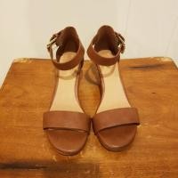 ราคา รองเท้าส้นเตารีดรัดข้อ (มือสอง) (938617001)
