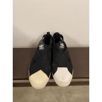 ราคา มือสอง Adidas slip-on sneakers Size 9.5 UK (20618560922)