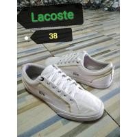 ราคา ส่งฟรีรองเท้าผ้าใบ Lacoste มือสอง ไซด์ 38 (6497416051)