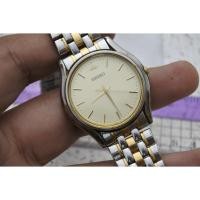 ราคา นาฬิกา Vintage มือสองญี่ปุ่น Seiko V701 7A30 หน้าสีเหลืองทอง ผู้ชาย ทรงกลม ระบบ Quartz ขนาด35mm ใช้งานได้ปกติ ของแท้ (24512450158)