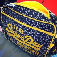 ราคา Superdry กระเป๋าสะพาย แท้100% จากshop UK (128536640)