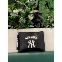ราคา กระเป๋าNYแท้มือสอง กระเป๋าคลัทช์ MLBแท้ กระเป๋าแบรนด์แท้มือสองสภาพเหมือนใหม่ Authentic MLB NY Clutch Bag (21151187519)