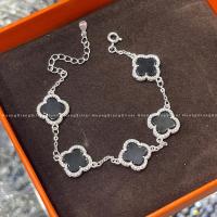 ราคา สร้อยข้อมือโคลเวอร์สี่ใบ Silver s925(92,5%Silver) - HuongGianSilver (43855947365)