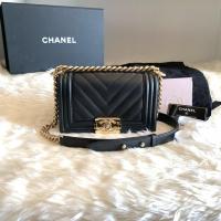 ราคา Like new Chanel boy 8 chevron holo25 Fullset (2793717509)