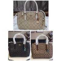 ราคา Coach SURREY CARRYALL IN SIGNATURE CANVAS (COACH F67026) (9545344320)