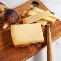 ราคา Grueyere Swiss Cheese 110-120g - กรูแยร์ชีส ชีสดังของสวิสเซอร์แลนด์ (28859660034)