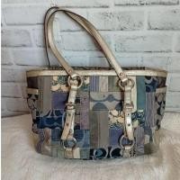 ราคา Coach Patchwork Signature Tote Bag F13721 Vintage Y2K Blue Gold Shoulder Bag กระเป๋า Coach มือสอง สะพายไหล่ ยีนส์ (53257263172)