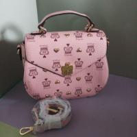 ราคา กระเป๋าสะพายข้าง ลาย mcm แบรนด์ Peach แท้ (1387930846)