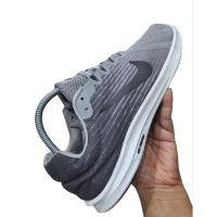 ราคา รองเท้าผ้าใบมือสอง size 42 (44202205439)