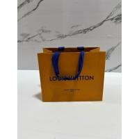 ราคา ถุงกระดาษแบรนด์เนมแท้ Louis Vuitton (LV) หลุยส์ วิตตอง กว้าง 9นิ้วมือสอง สภาพดี สะสม/ใส่กระเป๋า (43914369065)