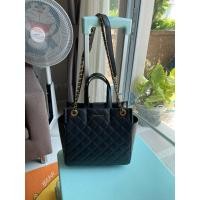 ราคา กระเป๋า CHARLES & KEITH สีดำ (18296503981)