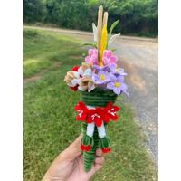 ราคา กรวยดอกไม้ไหว้ครูแบบพวงมาลัยแดง (41103942186)