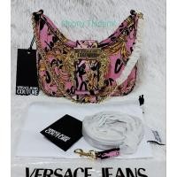 ราคา กระเป๋า .V.e.r.s.a.c.e J.e.a.n.s C.o.u.t.u.r.e.Buckled Hobo bag (Pink) ใหม่ แท้% (26826662129)