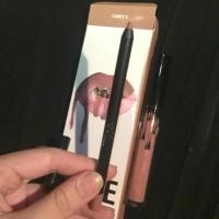 ราคา พร้อมส่ง Kylie lip liner สี candy k (184033792)