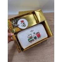 ราคา พร้อมส่ง BOXED SMALL BOXY COSMETIC CASE AND MIRROR BAG CHARM IN SIGNATURE CANVAS WITH TRAIN (#COACH #C1751) (7470020917)