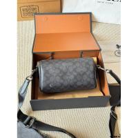 ราคา Coach Coach Axel Two-in-One Mens Bag Messenger Bag Coach Messenger Bag กระเป๋าสะพาย Classic Pattern Matching Simple Atmospheric Design ไม่ว่าจะเป็นกระเป๋าเอกสารหรือกระเป๋าเป้สะพายหลัง Mature Stable Ch