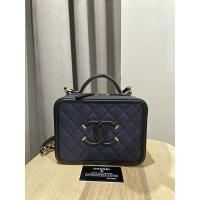 ราคา CHANEL Vanity Case Medium 8.5” Navy Caviar GHW (20254931844)