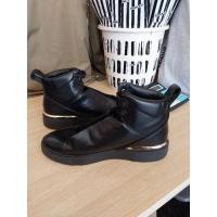 ราคา รองเท้าzaraของแท้มือสองชาย (11496386813)