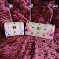 ราคา กระเป๋าสตางค์ใบสั้นเอ็มซีเอ็ม​ mcm ของแท้​มือ2 สภาพสวย​ ใส่การ์ดได้เยอะ​ (2219652098)