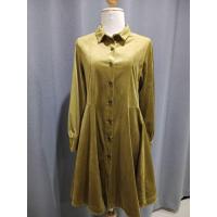 ราคา ชุดเดรสผ้ากำมะหยี่สีเขียวขี้ม้า size M (40267137925)