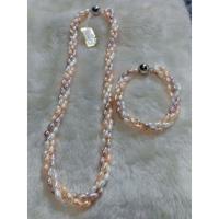 ราคา สร้อยมุกเกลียว สามสาย (2717253734)
