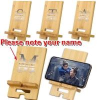 ราคา Customized name / LOGO PRINTที่วางโทรศัพท์ไม้สน ขาตั้งโทรศัพท์ ใช้ได้กับทุกรุ่น ฐานวางโทรศัพท์แบบไม้ PHONE STAND (55809608480)