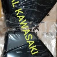 ราคา ฝาครอบ BOK BOX BOKS AKI KAWASAKI W175TR W175 TR PAIR ORIGINAL KAWASAKI (40004823000)
