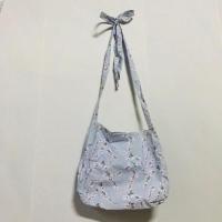ราคา กระเป๋าผ้าสะพายข้างใส่ไอแพดหนังสือได้ขนาดกว้าง33ซม.ยาว30ซม.ไม่รวมสาย สายสามารถปรับขนาดได้ผูกเป็นโบว์ได้ (29001380065)