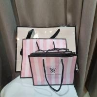 ราคา Chacha factory: ถุงกระดาษแบรนด์; Victoria's Secret, Dior, Longchamp,Sephora, Divana,Bath&Body Works,Etam Paris(แท้) (57705284387)