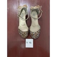 ราคา รองเท้าเด็กมือสอง ส้นสูงและรองเท้าทรงโลฟเฟอร์ (48501256929)