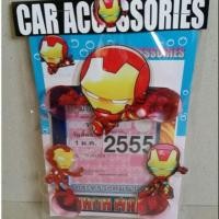 ราคา อุปกรณ์แต่งรถ แผ่นติดป้าย พรบ.แบบมีจุ๊บติดกระจก ลาย Iron-man ไอร่อนแมน Avenger อเวนเจอร์ (1640005246)