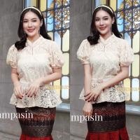 ราคา SPS เสื้อลูกไม้ ผ้านุ่มทรงสวย ผ้านิ่มมาก ใส่สบาย อก 32-36, 34-38 นิ้ว สีครีม ติดกระดุม คอจีน หยดน้ำ Blouse (14921553460)