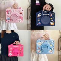 ราคา สําหรับ Tecno MegaPad Pro 12 2025 น่ารักการ์ตูนมือถือขาตั้งแท็บเล็ตแบบพกพาซิลิโคนอ่อนนุ่มกันกระแทก (41128031521)