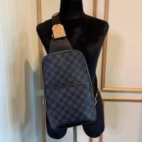 ราคา กระเป๋าคาดอก Louis Vuitton งานคัดตู้มือสอง ขนาด 12x8” สภาพใหม่มาก หนังสวย พร้อมใช้งานทันที (23087063872)