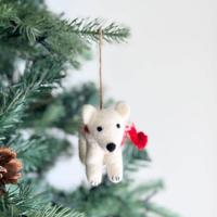 ราคา 【งานเฟลท์】ของตกแต่งวันคริสต์มาส ตุ๊กตาใยขนแกะ หมีขาวใส่ผ้าพันคอ / Felt Ornament - Polar Bear With Scarf (25453110100)