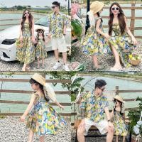 ราคา ชุดคู่ลายดอกไม้ชายหาดฮาวาย เสื้อโปโลผู้ชายและสลิปรองเท้าผู้หญิงสำหรับครอบครัว (48401464974)