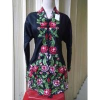 ราคา เสื้อย่าหยา ยะหยา ปักลายดอกไวโอเล็ตสีดำปักสี (5284224880)