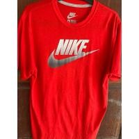 ราคา แท้/เสื้อยืดแบรนด์NIKEคอกลมสีแดง แขนสั้นหน้าผ้า44“ยาว29” (25438564870)