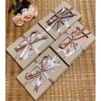 ราคา (เลือกผ้าในแชท-จำกัด5กล่อง:บิล) เซ็ทของขวัญผ้าคลุมไหล่หมักโคลนสินค้างานทอมือ100% คละสีริบบิ้นโบว์ (4673322023)