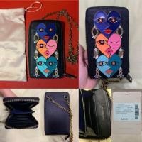 ราคา Use lyn around กระเป๋าถือ หรือสะพายได้ กระเป๋าใส่บัตร ใส่เงิน ไม่มีตำหนิ น่ารักเกร๋ๆ ใส่ไอโฟน xr ได้ค่ะ ของแท้ (3118532357)