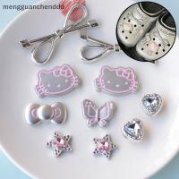 ราคา [mengguanchenddd] 10 ชิ้น Silvery Hello Kitty รองเท้า Charms ชุดสําหรับสาวผู้หญิง DIY Crocs อุปกรณ์เสริม [TH] (48710412044)