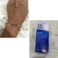 ราคา สร้อยข้อมือ 20 บาท และน้ำยาล้างคอนแทคเลนส์ 180 บาท มือ 1 (10677793994)