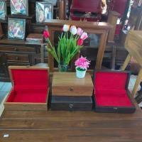 ราคา Jewelry Box กล่องไม้สัก กล่องไม้บุกำมะหยี่สีแดง กล่องใส่เครื่องประดับ กล่องไม้สักใส่พระ ส่งเร็ว ราคาถูก (41111249157)